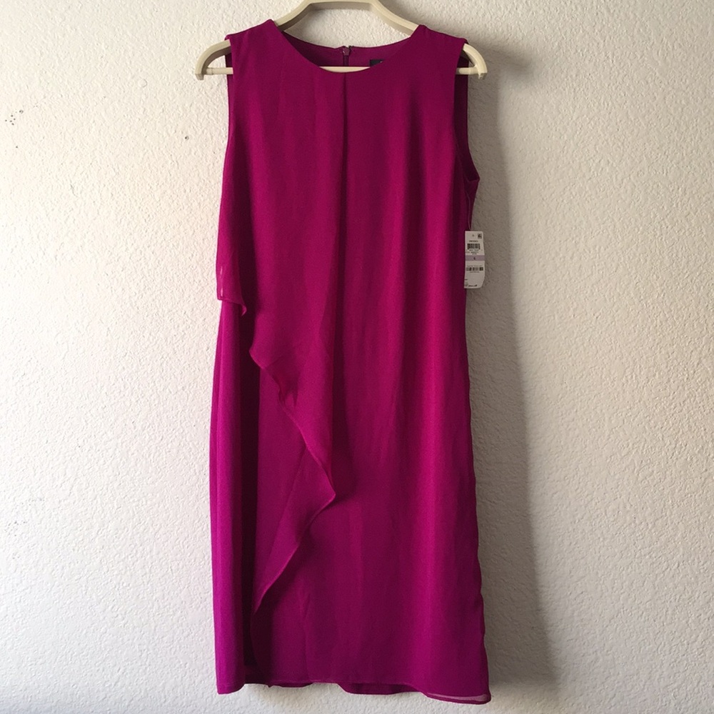 Sleeveless below the knee dress with zipper